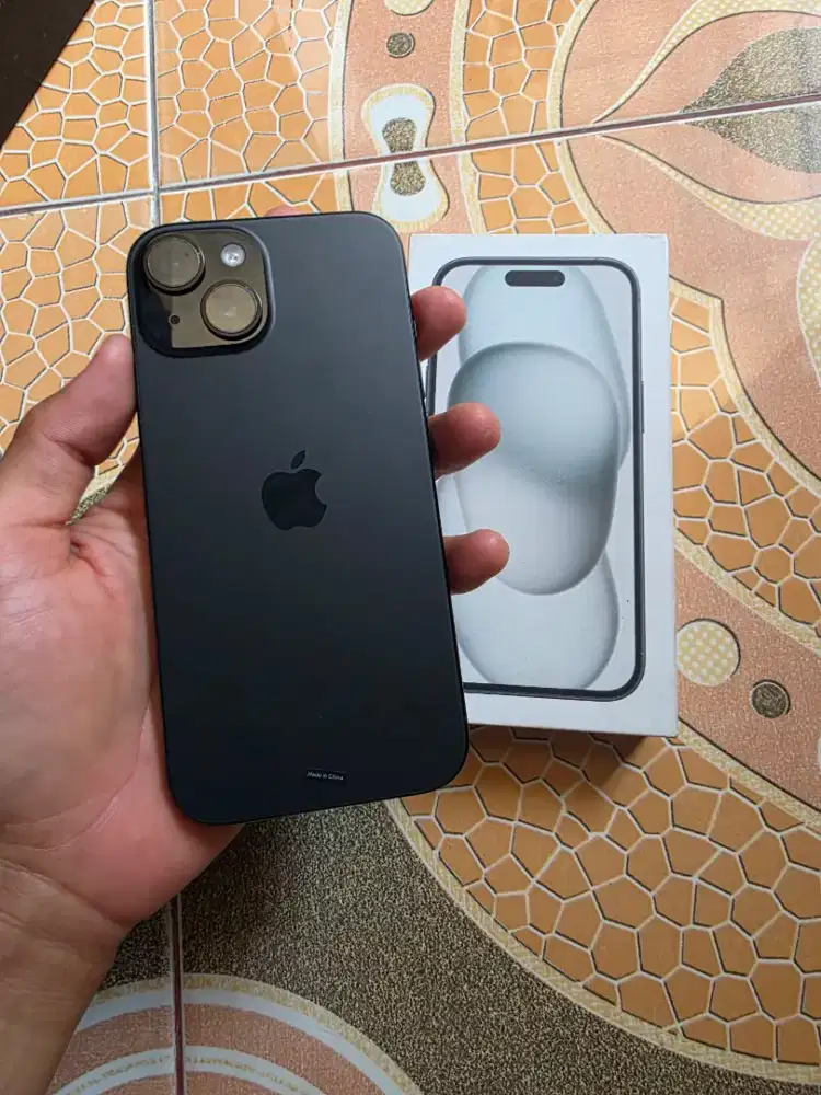 Iphone 15 128 garansi panjang bh 99% lecet pmakean
