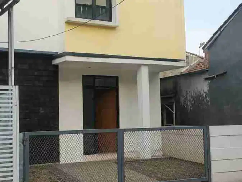 rumah 2 lantai siap huni komplek cipamokolan