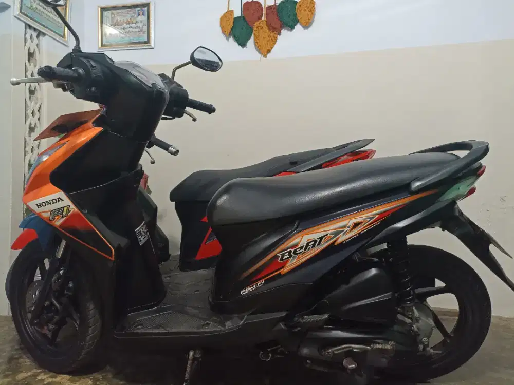 Honda Beat Tahun 2013 warna Oranye Hitam