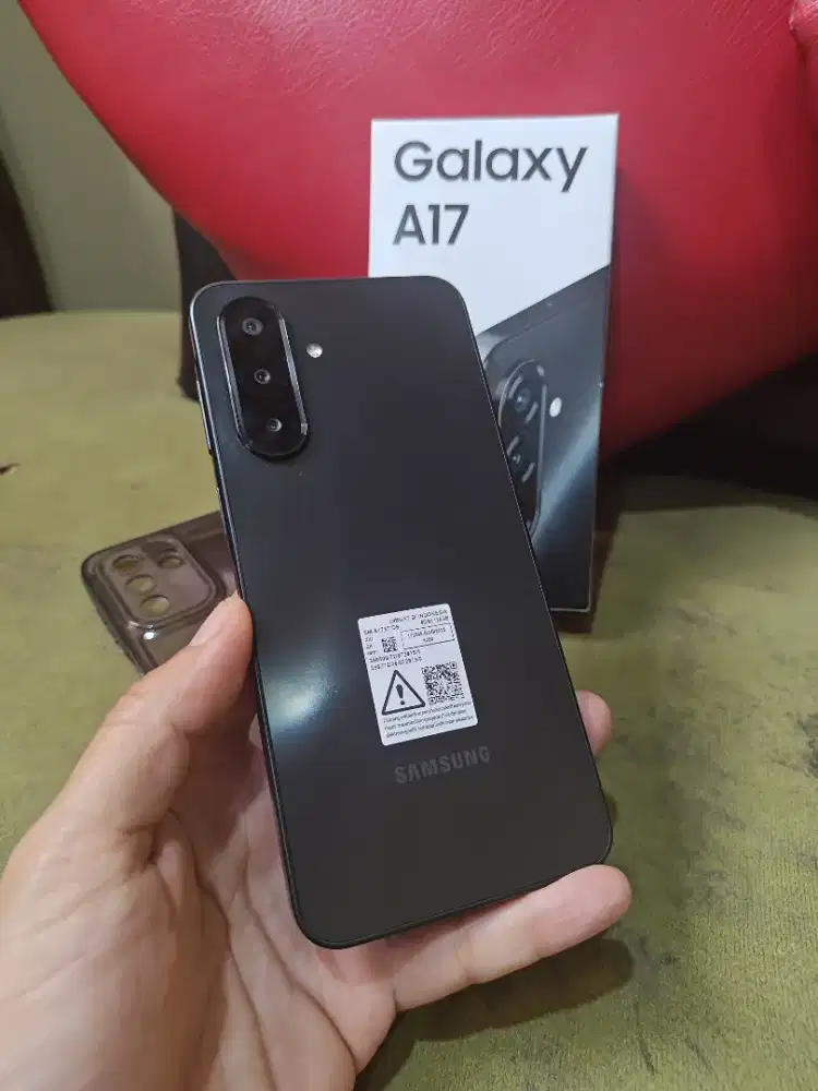 Samsung a17 4g 8/128 resmi Indonesia jaminan seperti baru