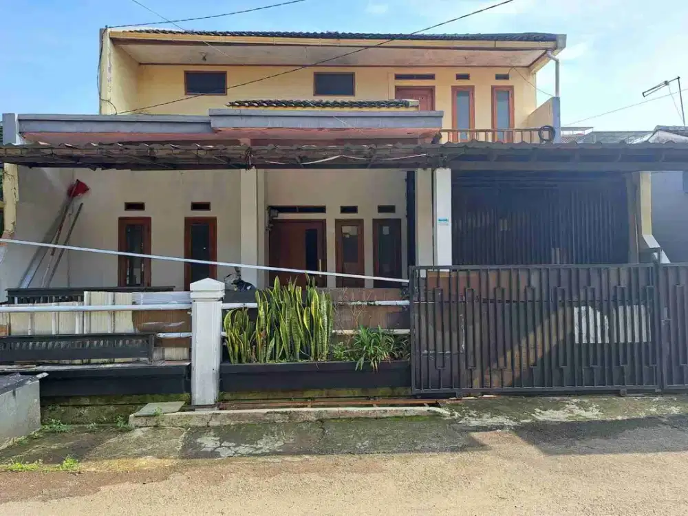 rumah 2 lantai komplek Margahayu raya harga dibawah njop