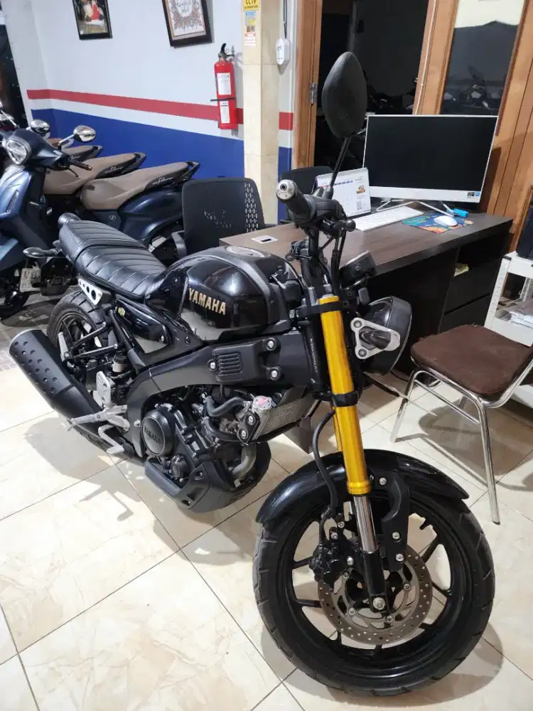 Xsr 155 hitam glosy 2023 shock depan emas Gbm