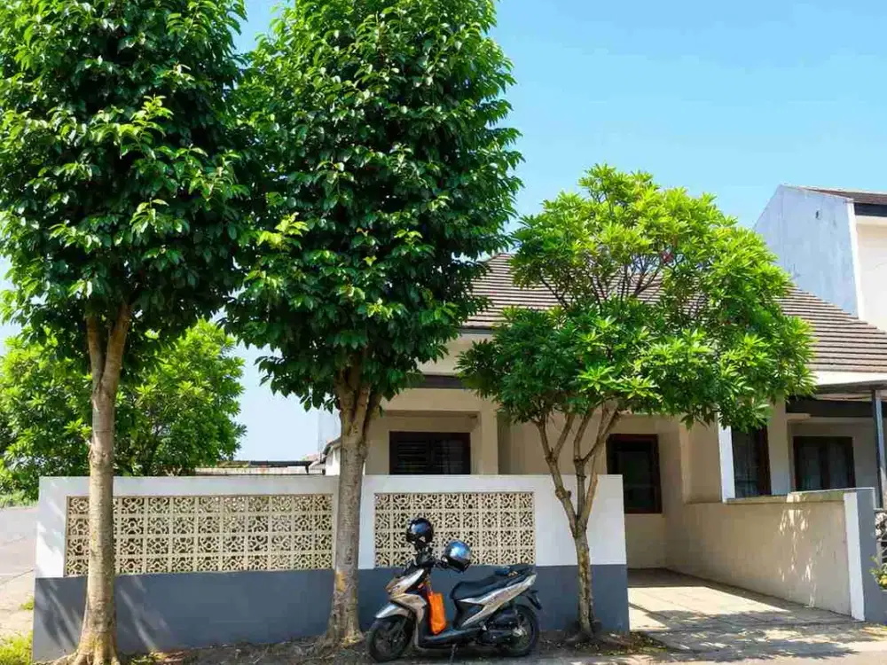 rumah hoek komplek green grande ciwastra belakang Margahayu raya