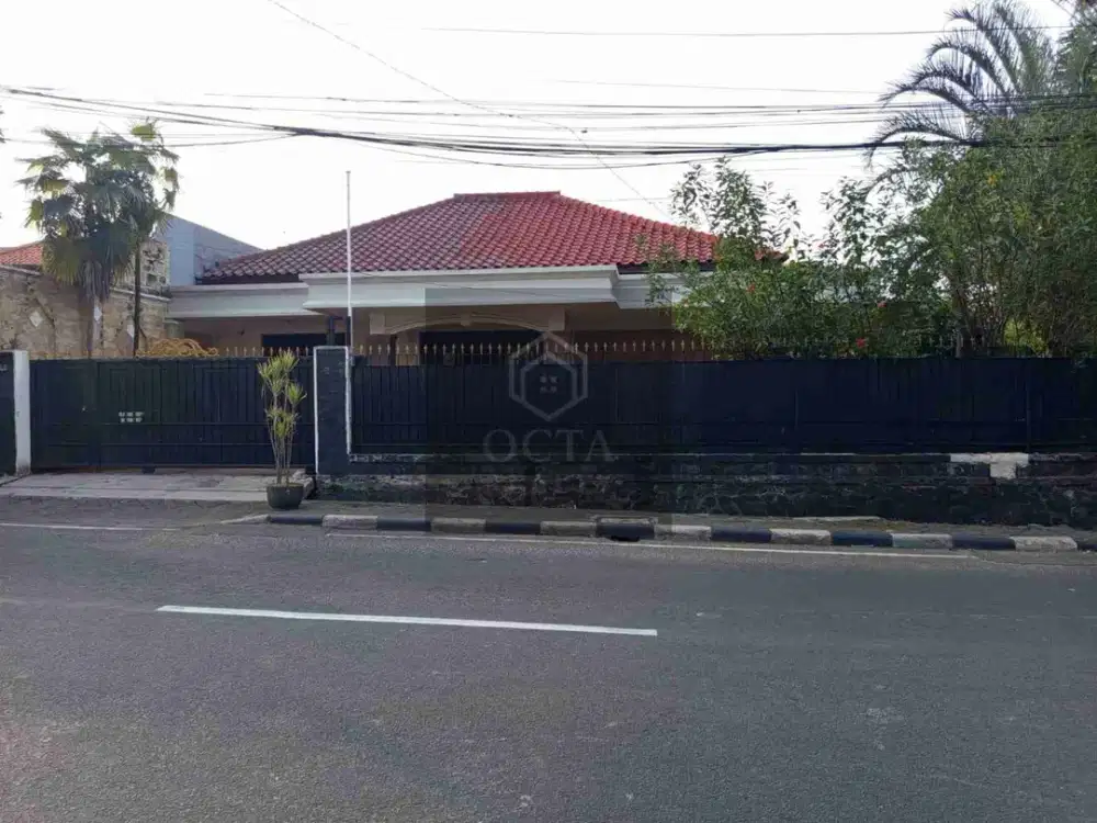 Di Jual / Di Sewakan Rumah Mewah Hook Di Tebet Barat Jakarta Selatan