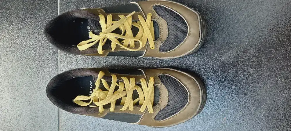Sepatu Sepeda Shimano AM5