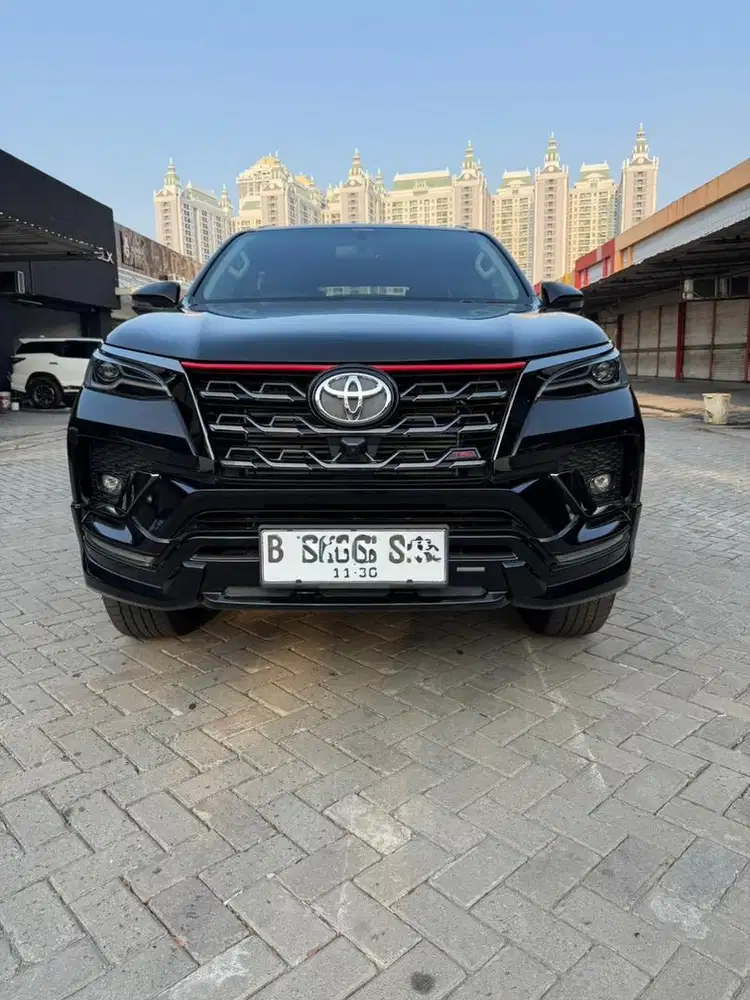TOYOTA FORTUNER VRZ TRD SPORTIVO( CASH!)