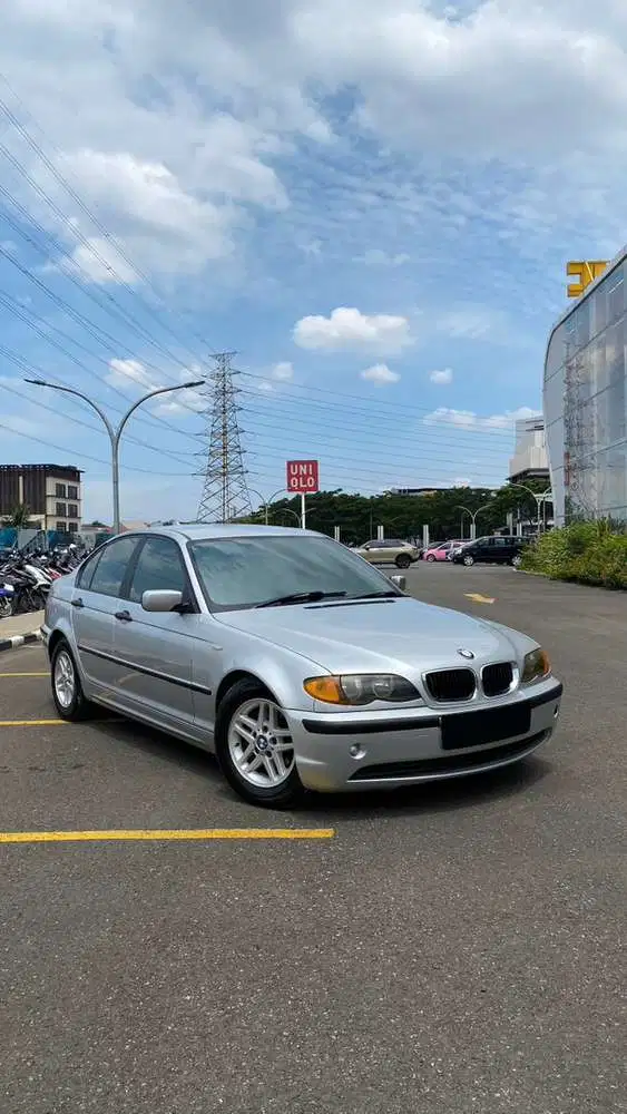 BMW 318i 2003 Bensin