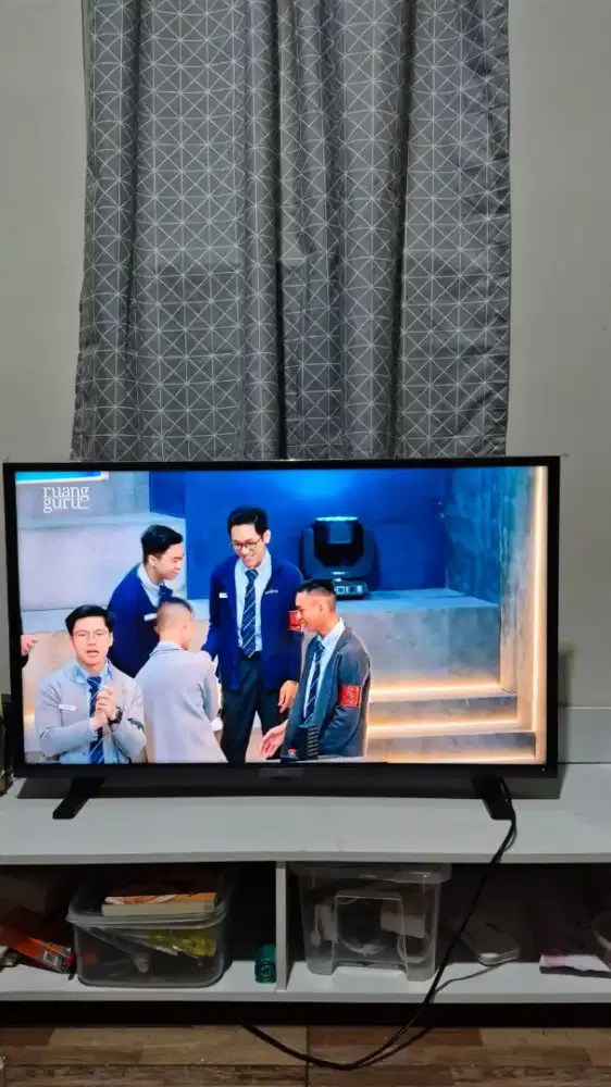 Smart TV 32 Inchi LG