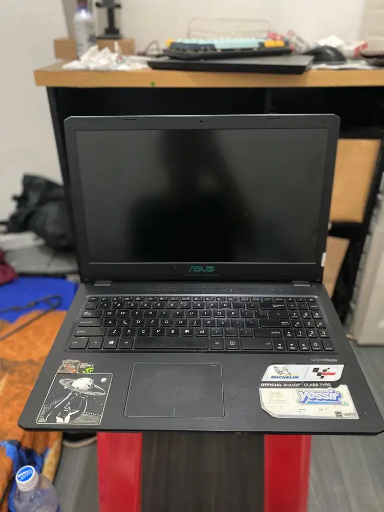 Asus Vivobook F570z