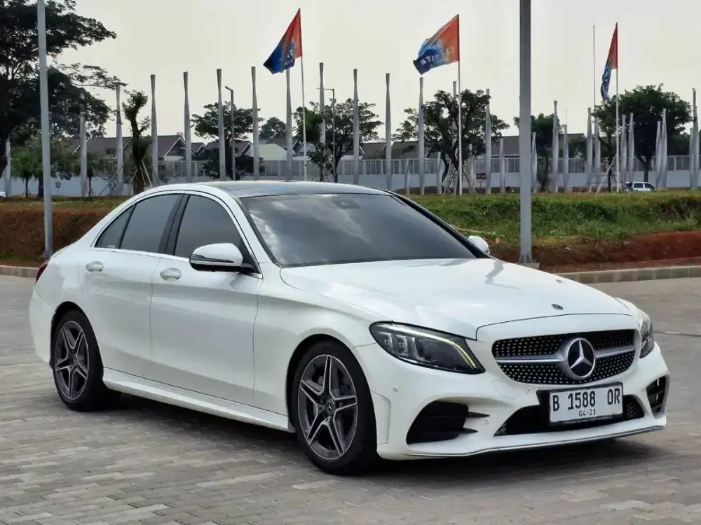 Mercy Benz C300 AMG 2019
Putih Metalik