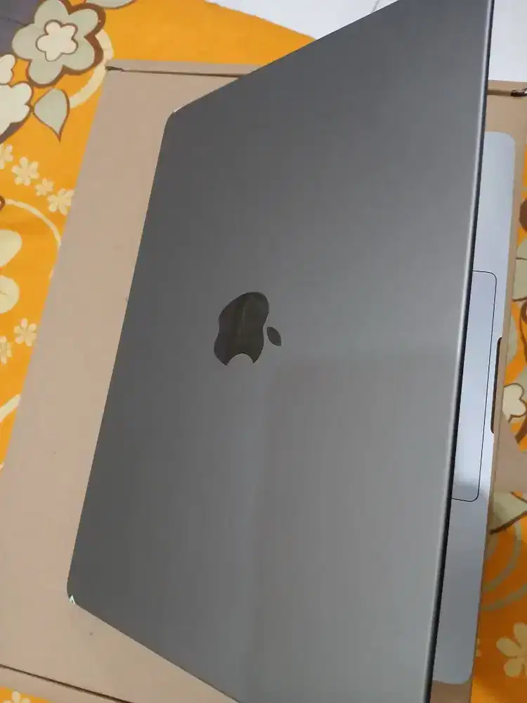 Macbook m3 pro 8/512 second