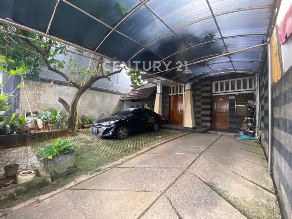 DIJUAL RUMAH STRATEGIS PANGADEGAN DKI JAKARTA