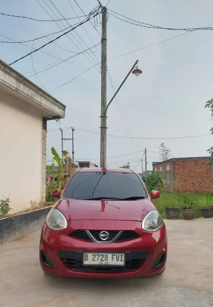 Nissan March 1.2 L AT 2015
