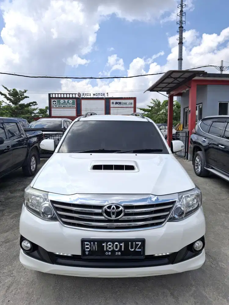 Fortuner 2014 VNT manual. Km 150rb