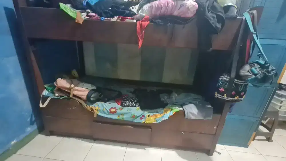 Ranjang Dipan susun Kayu Jati