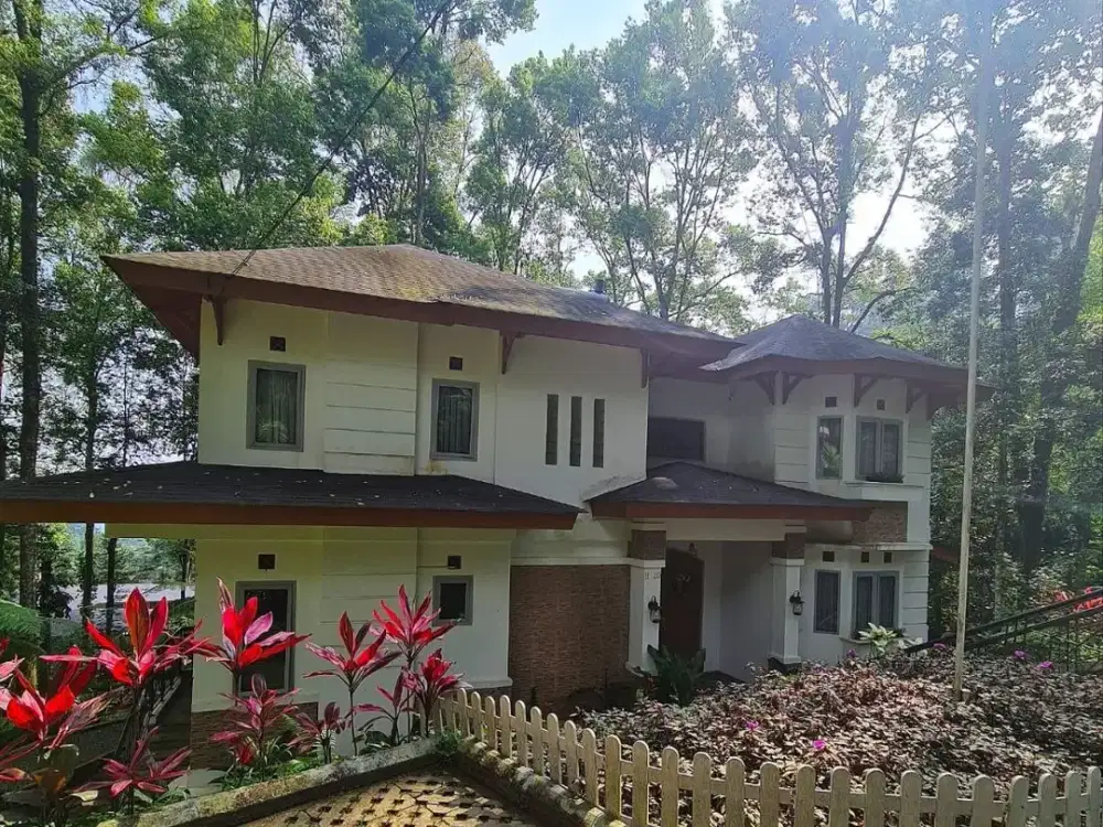 JK520 Dijual Villa Eksklusif 2,5 Lt di Puncak Mega Indah, Mega Mendung Bogor