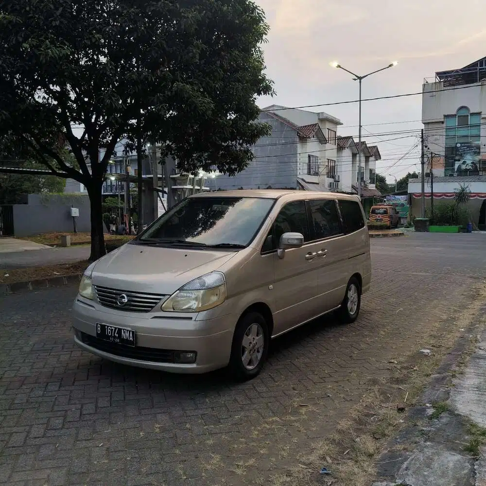 Nissan Serena 2005 Bensin