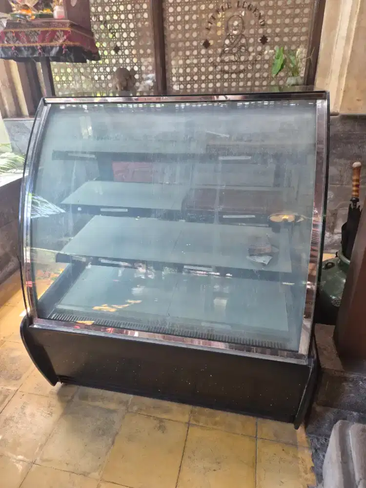 DIJUAL Showcase Kue GEA S-940A bekas (Second)