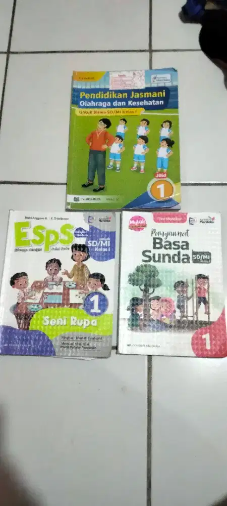 Buku paket kelas 1 SD