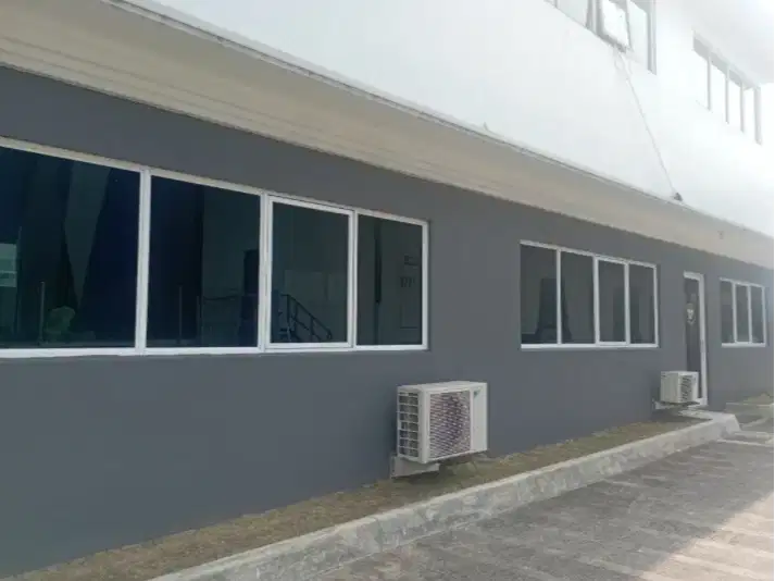 Kaca Film Bangunan kacafilm anti silau gedung sticker rumah