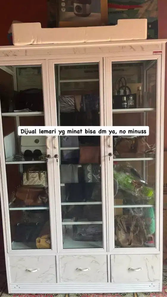 Dijual cepat lemari