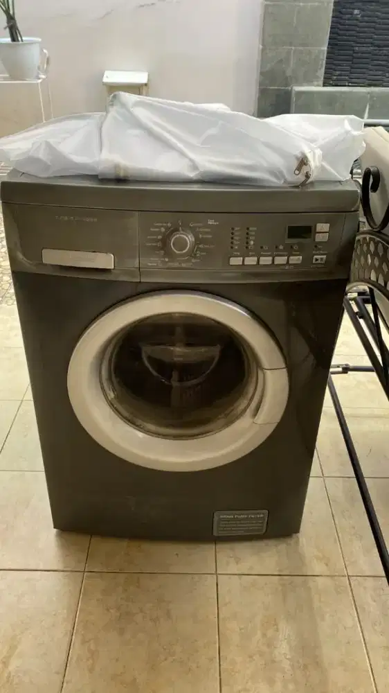 Mesin Cuci Electrolux - Front Load 7kg