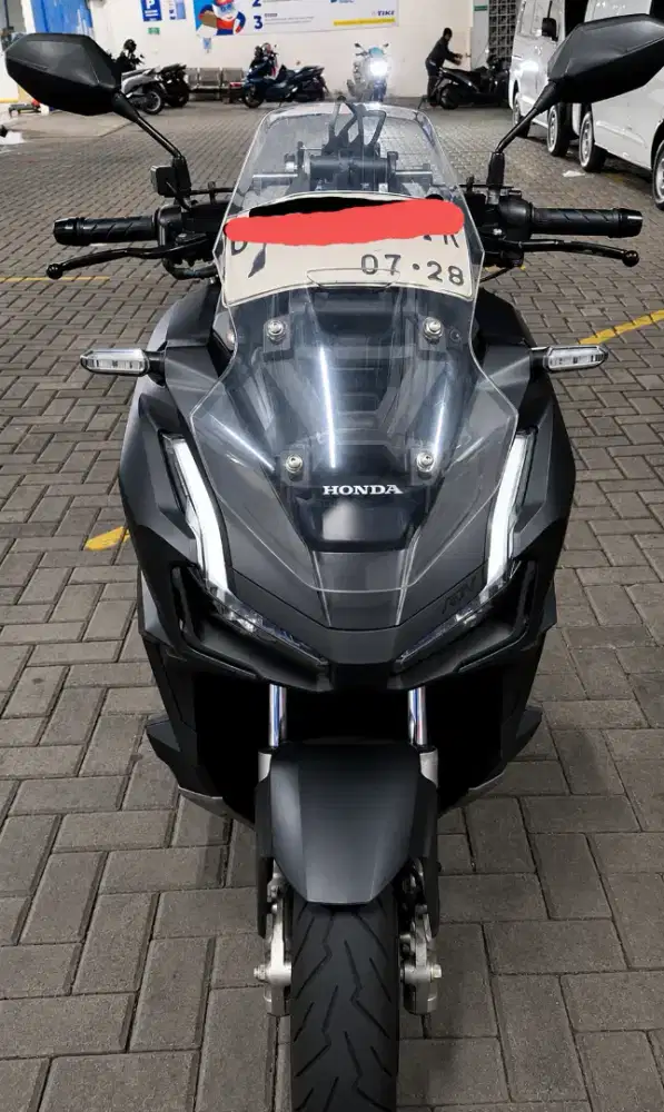 X-ADV 160CC HITAM DOFF ABS