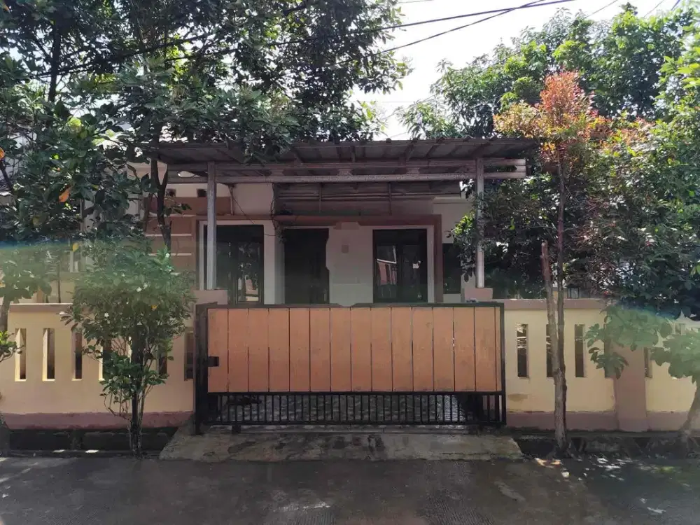 Dijual rumah hoek di Harvest City