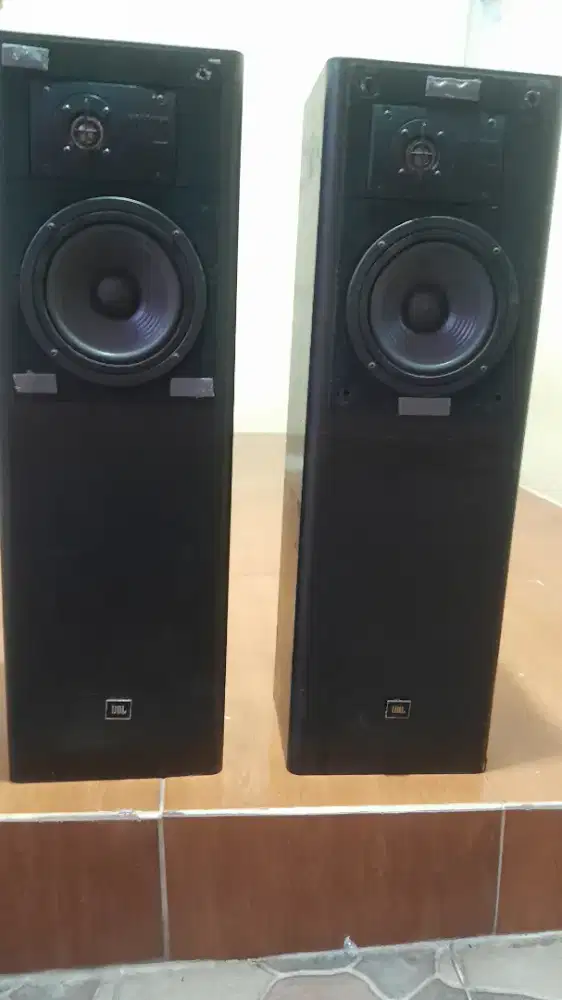 Speaker JBL Tipe.LX 33