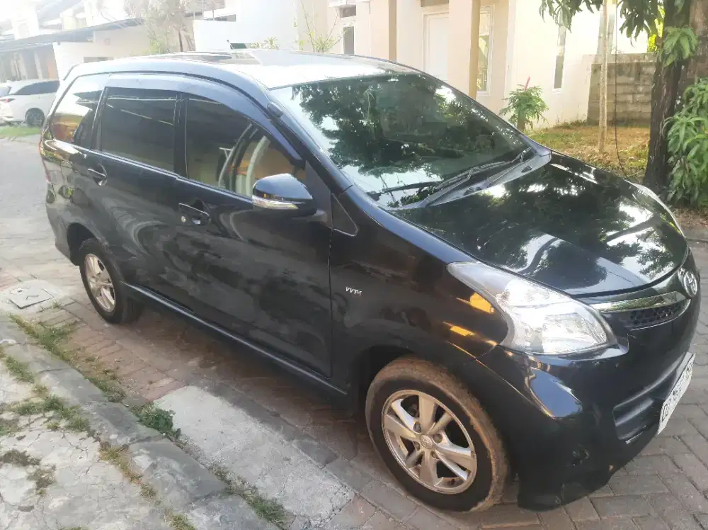 Avanza veloz AT 2013 hitam