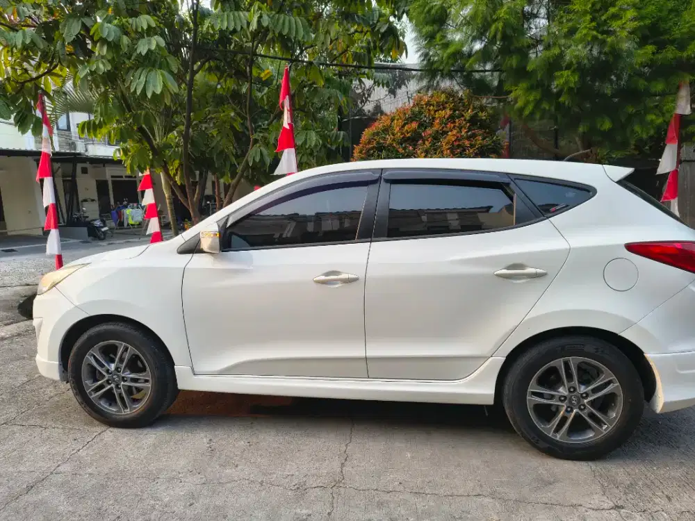 Hyundai Tucson XG panoramic sunroof