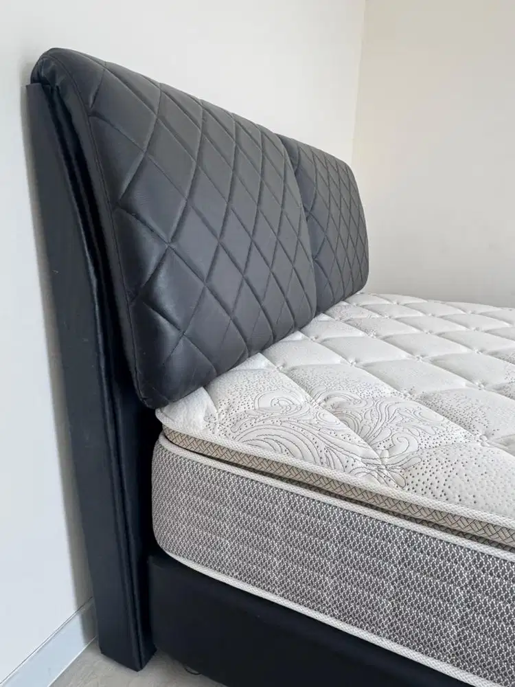 Spring Latex Bed & Dipan