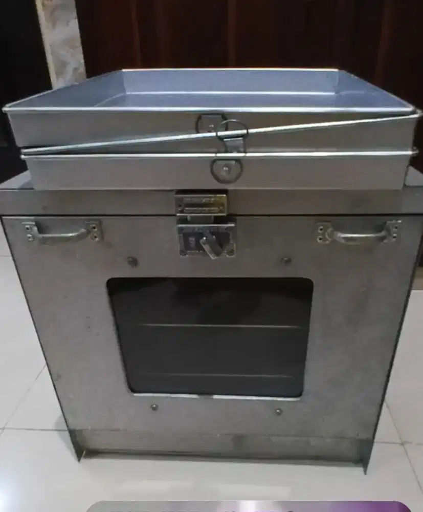 Oven tangkring dan loyang utk buat kue