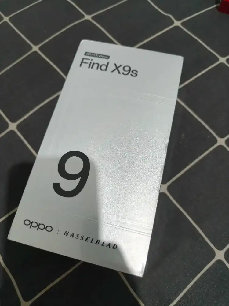 Oppo Find X9s BNIB 12/256 Orange