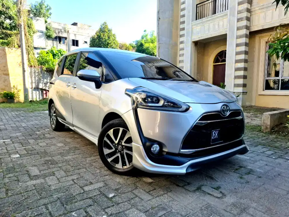 Dp 15jt Toyota Sienta Q Cvt Matic Silver 2016/2017
