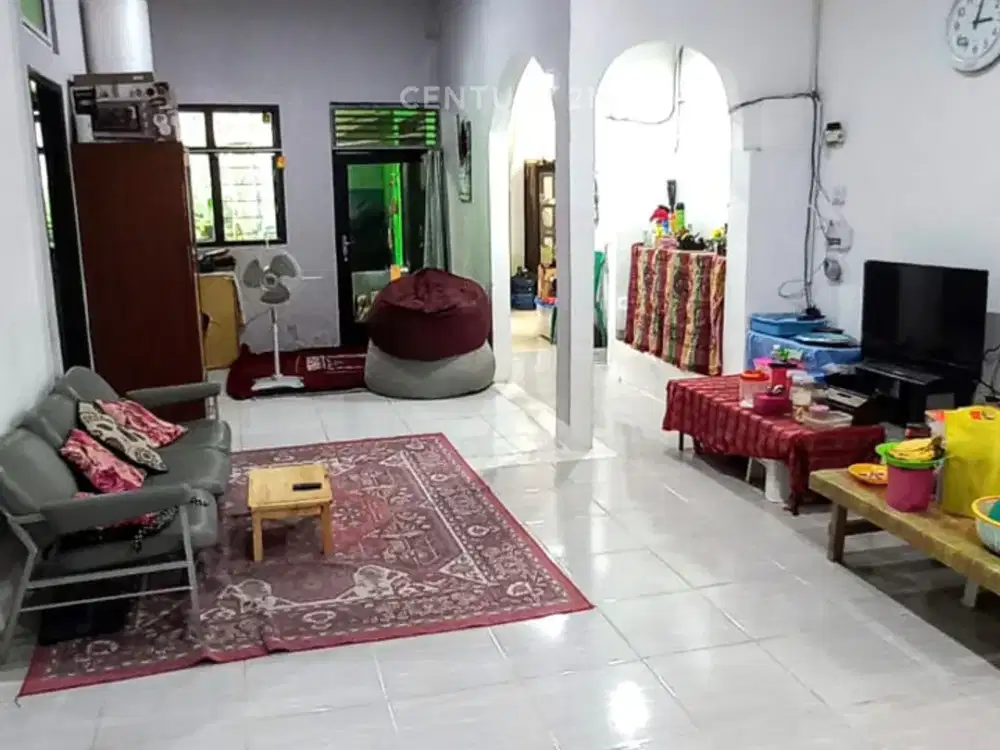 Rumah Dekat Stasiun Dan Akses Umum Di Matraman S8057