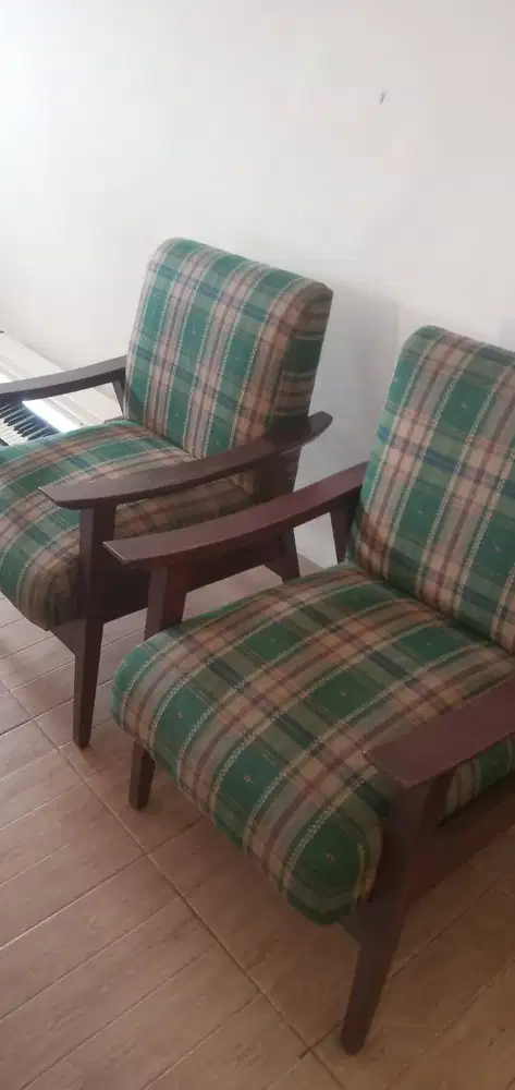 2 Kursi Jengki Klasik Antik