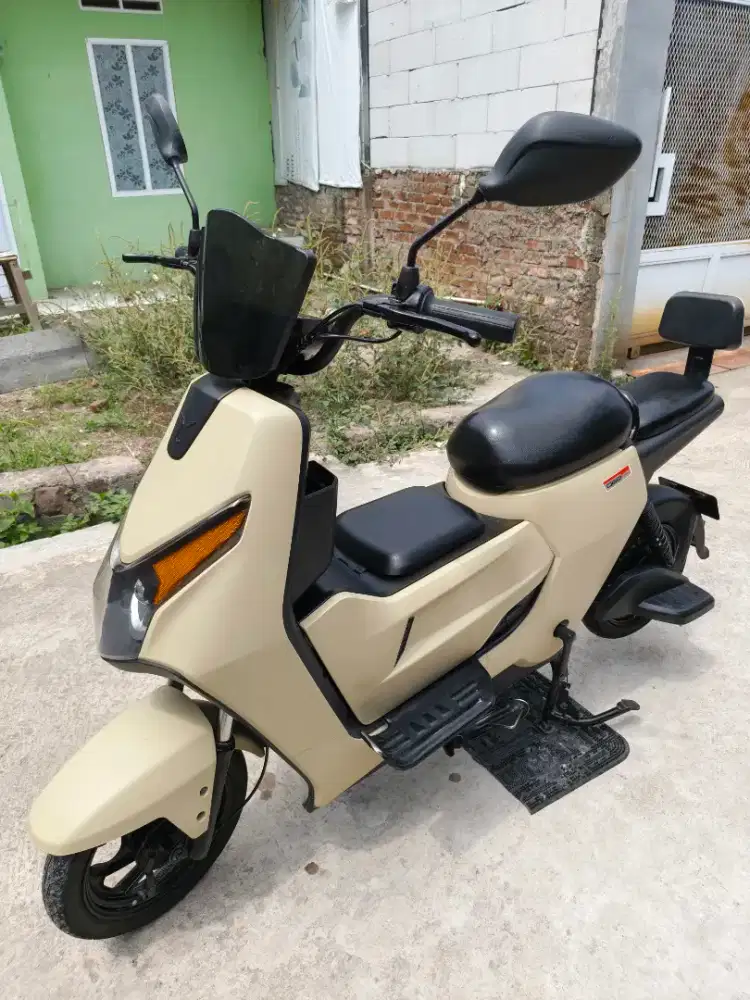 LimitedEdition- sepeda listrik UwinflyD60 ADV +  Box Depan Matte Beige
