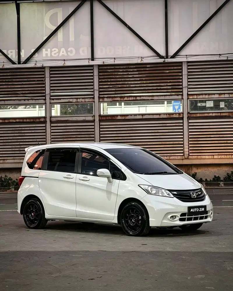 Honda Freed SD Putih 2013 Tdp Murmer Ori Menarik Bu Antik Simpan Baru