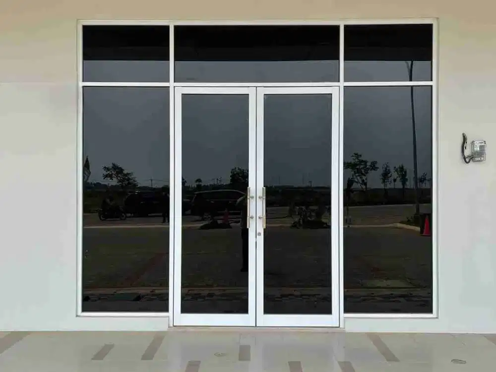 For Sale / Dijual Cepat Rukan Boulevard La Riviera Kota Belanda, PIK2 , Posisi Badan di Lokasi Ramai