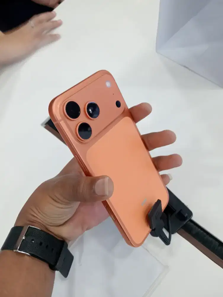 iPhone 17 pro max masih baru  256