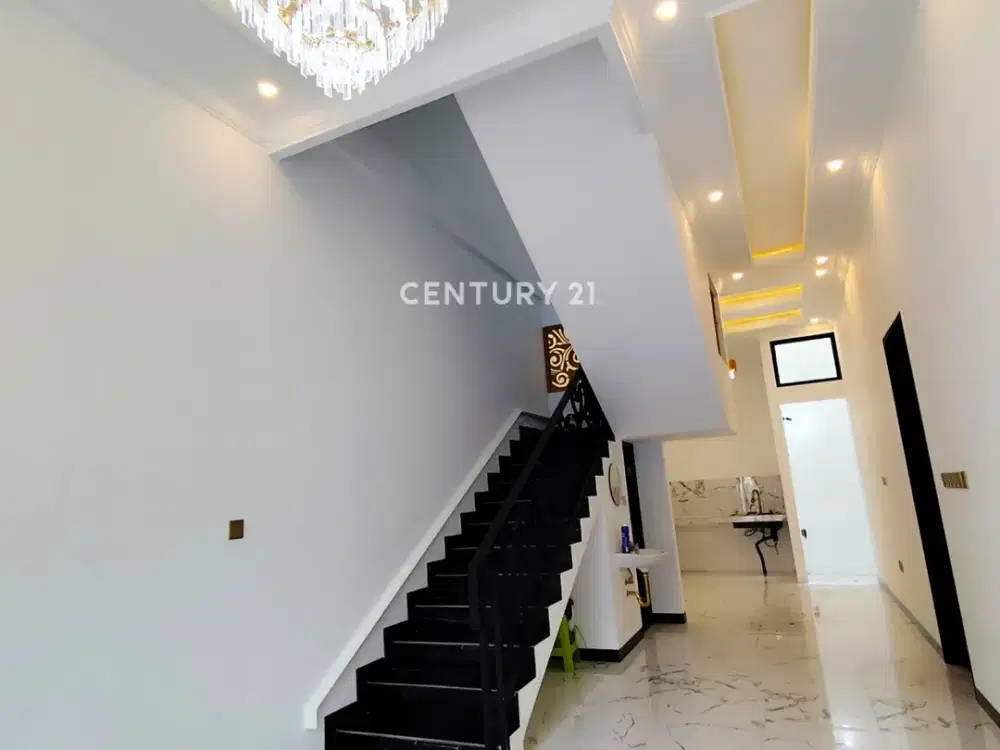 Rumah 3 Lantai Modern Klasik Eropa Di Pulomas S8166