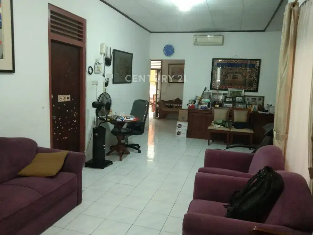 Rumah Tinggal Dekat Area Komersil Di Matraman S8224