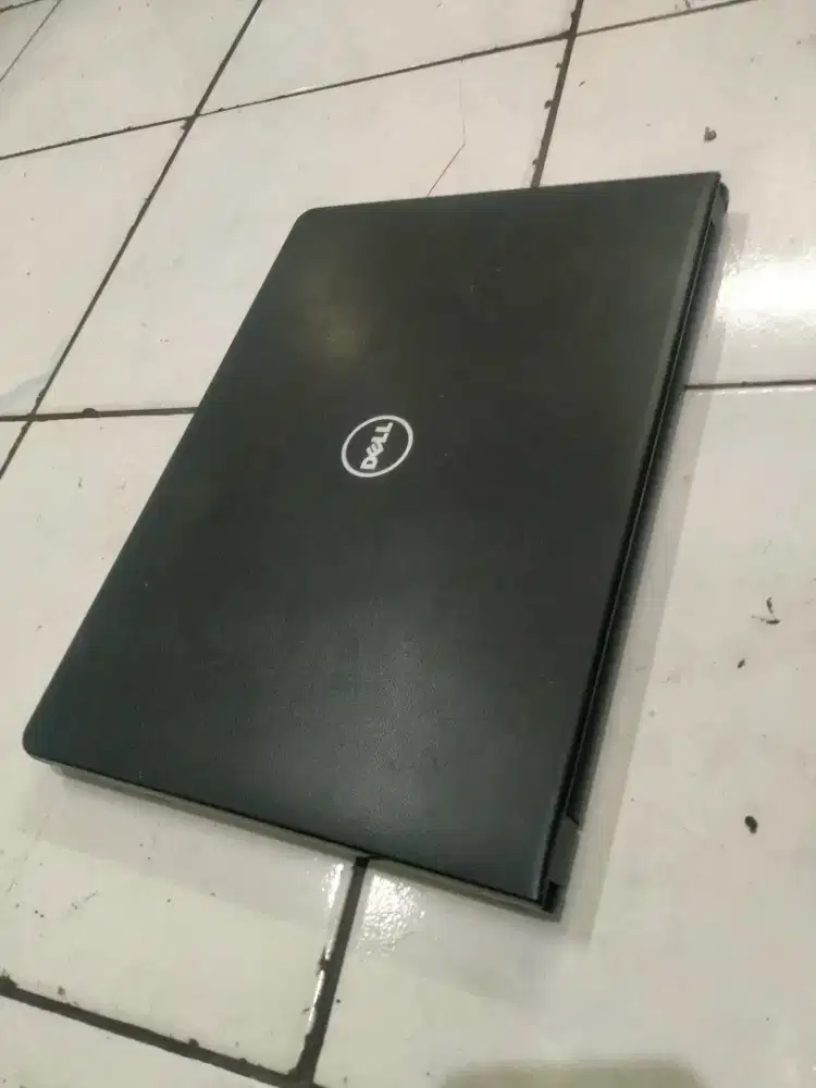Dell Vostro14 core i5 gen 7 RAM 8Gb/SSD 256Gb batre bagus (No minus)
