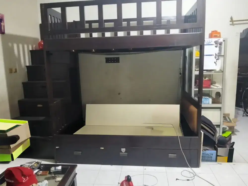 Dipan kasur tingkat