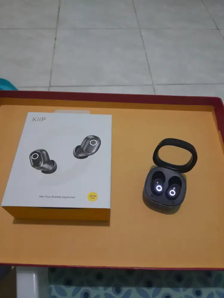 TWS merk KiiP warna hitam Baru 2 minggu pemakaian