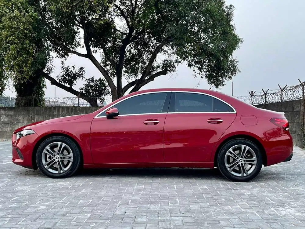 Mercedes-Benz A200 2021 Bensin