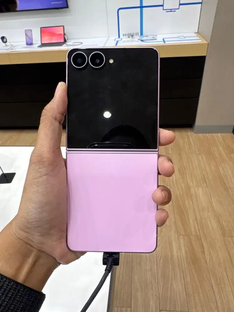Samsung flip 8 pink ram 12gb / 512gb. Bisa cicilan tanpa CC murmer