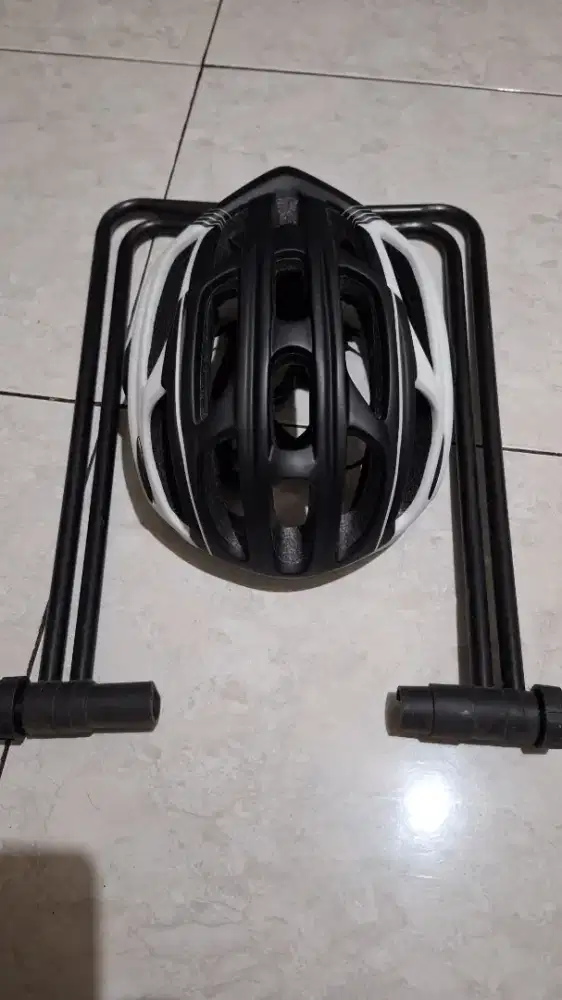 Helm Sepeda dan jagang sepeda