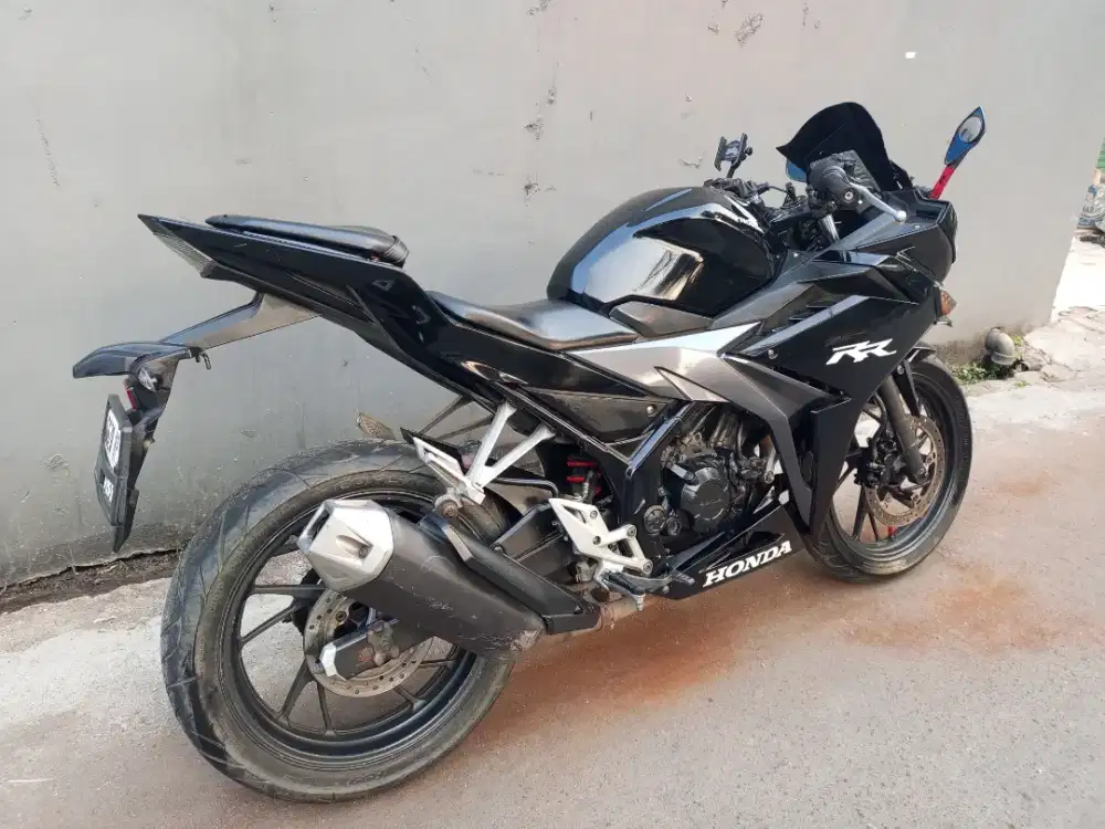 Honda CBR150 tahun 2017 surat lengkap pajak telat